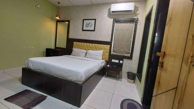 Imagen de la habitación del Hotel Goroomgo Royal Crown Puri. Foto 18