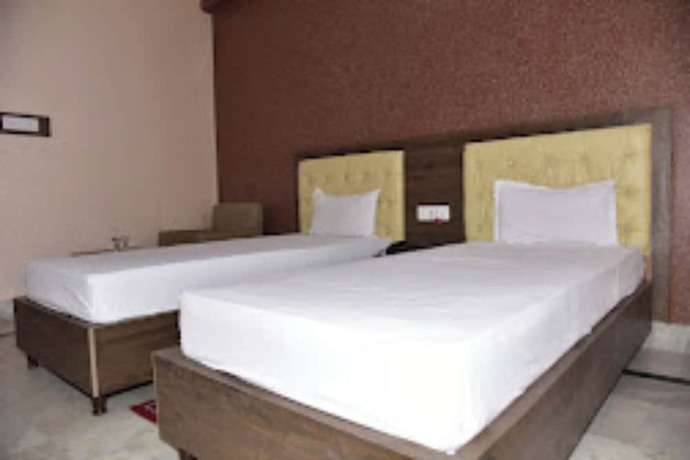 Imagen general del Hotel Goroomgo Royal Surya Gaya. Foto 7