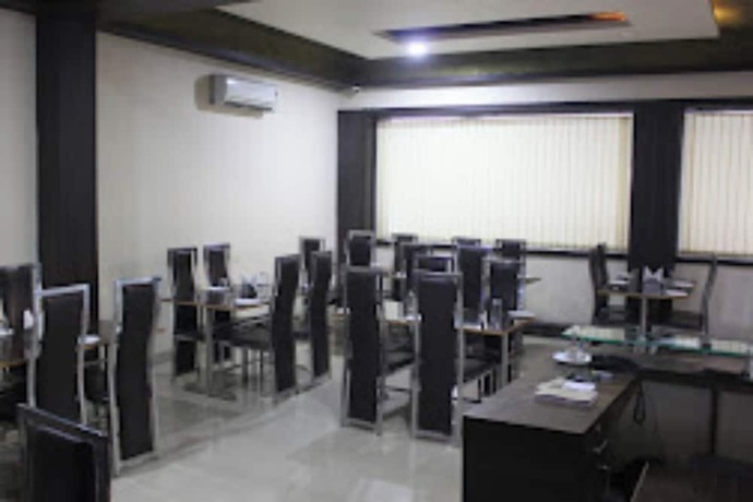 Imagen general del Hotel Goroomgo Royal Surya Gaya. Foto 9