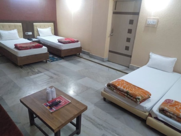 Imagen de la habitación del Hotel Goroomgo Royal Surya Gaya. Foto 18