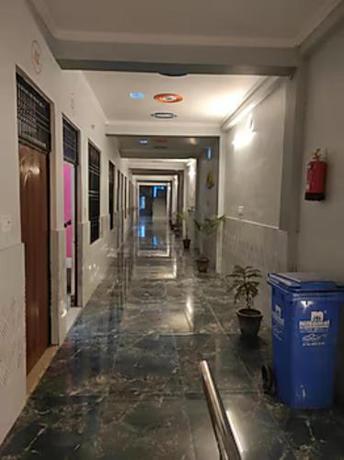 Imagen general del Hotel Goroomgo Sahu Inn , Ayodhya. Foto 17