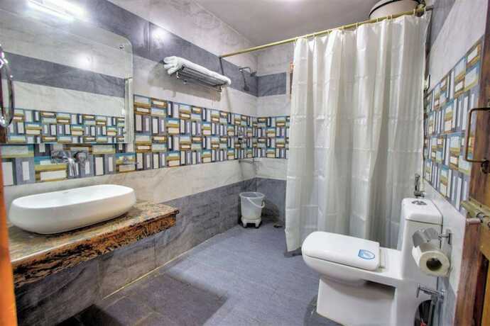 Imagen general del Hotel Goroomgo Samiru Manali. Foto 10