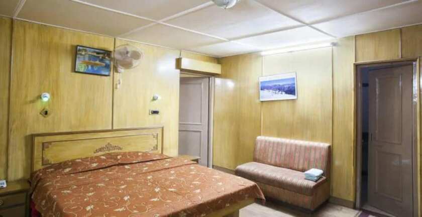 Imagen de la habitación del Hotel Goroomgo Sangri la Dalhousie. Foto 8