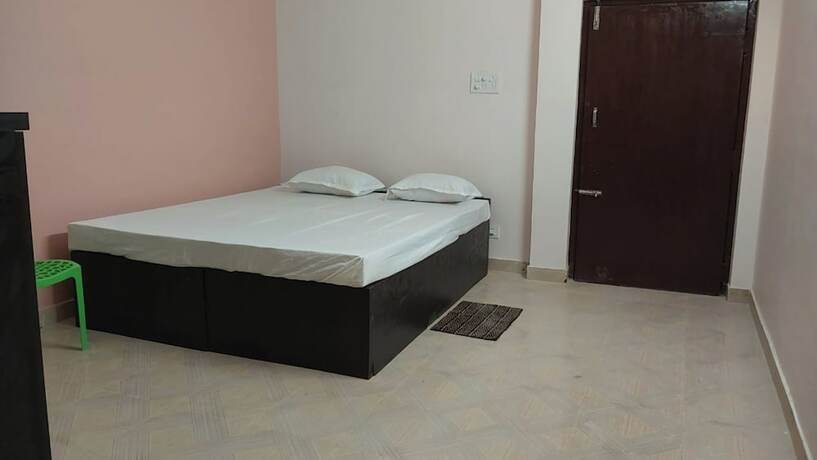 Imagen de la habitación del Hotel Goroomgo Santi Mahal Bhubaneswar. Foto 14