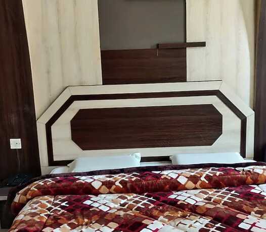 Imagen de la habitación del Hotel Goroomgo Shakuntala Katra. Foto 19
