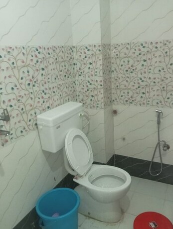 Imagen de la habitación del Hotel Goroomgo Shivay Varanasi. Foto 10