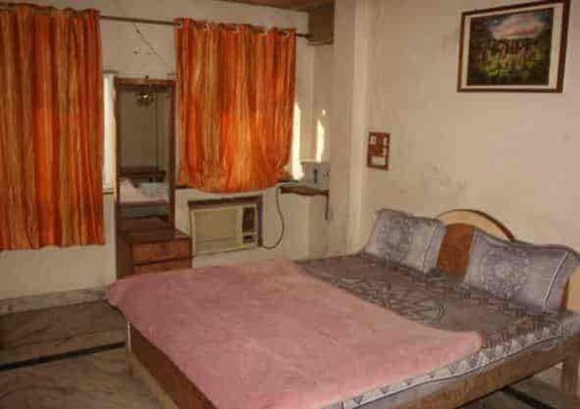 Imagen de la habitación del Hotel Goroomgo Shyam Inn Mathura. Foto 5