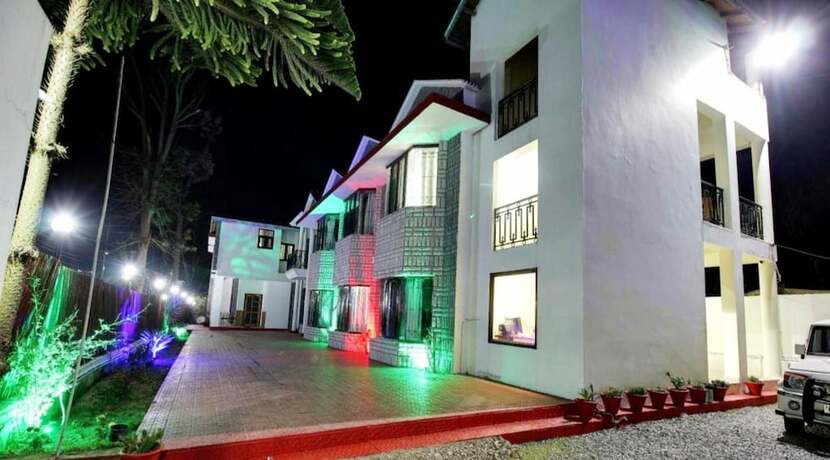 Imagen general del Hotel Goroomgo Silvertree Inn Bhimtal. Foto 5