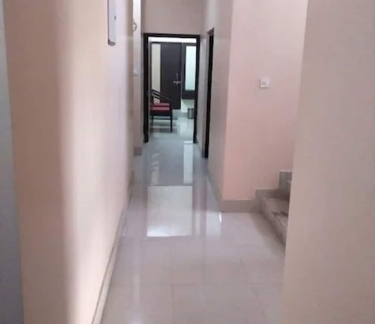 Imagen de los interiores del Hotel Goroomgo Surabhi Ajmer. Foto 8