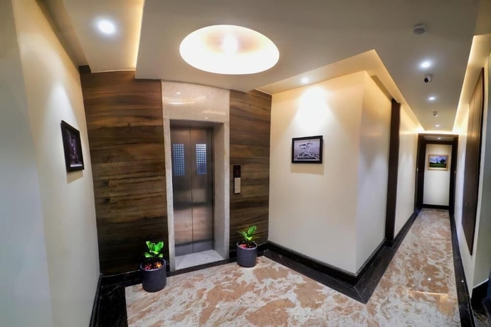 Imagen de los interiores del Hotel Goroomgo The Coco Cabana Varanasi. Foto 13
