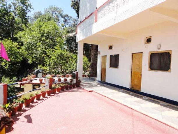 Imagen general del Hotel Goroomgo Tribhuwan Ranikhet. Foto 4