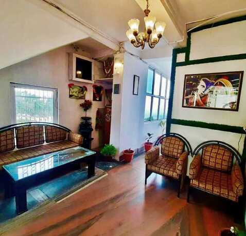 Imagen general del Hotel Goroomgo Tribhuwan Ranikhet. Foto 6