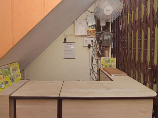 Imagen de los interiores del Hotel Goroomgo Uma Ganga Guest House Varanasi. Foto 19