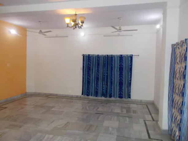 Imagen de los interiores del Hotel Goroomgo Uma Ganga Guest House Varanasi. Foto 20