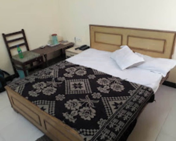 Imagen de la habitación del Hotel Goroomgo Viren Plaza Agra. Foto 11