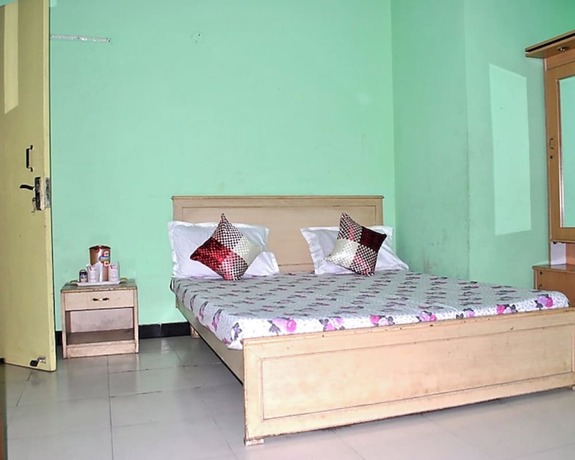 Imagen de la habitación del Hotel Goroomgo Viren Plaza Agra. Foto 15