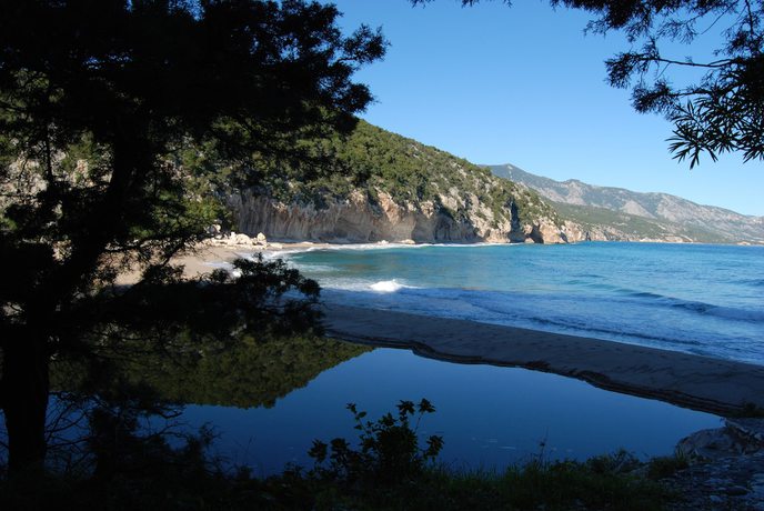 Imagen de los exteriores del Hotel Gorropu. Foto 15