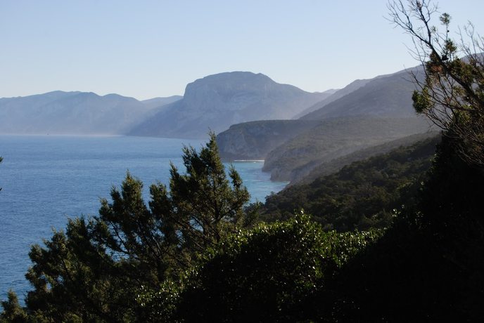 Imagen de los exteriores del Hotel Gorropu. Foto 16