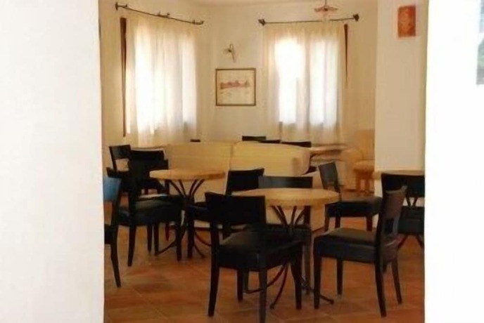 Imagen del bar/restaurante del Hotel Gorropu. Foto 7