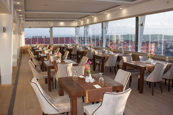 Imagen de la piscina del Hotel Gorukle Oruc and Spa. Foto 16