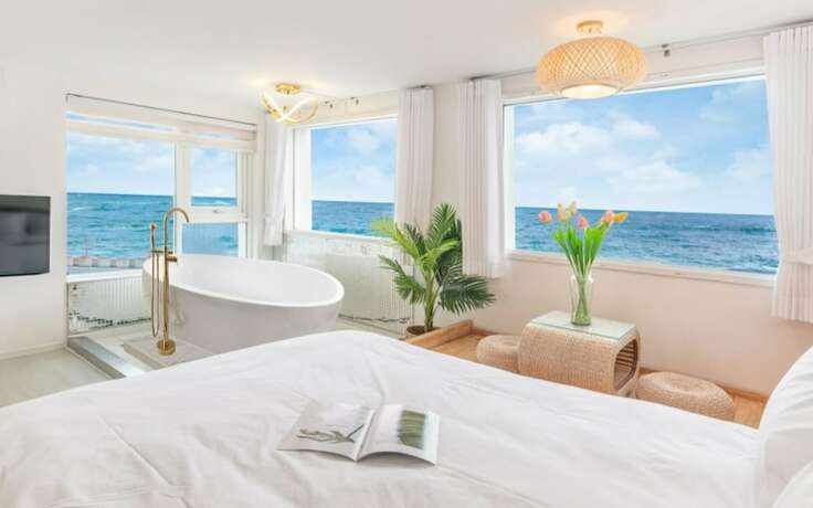 Imagen general del Hotel Goseong Nerja Sol Pension. Foto 15