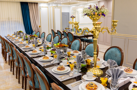 Imagen del bar/restaurante del Hotel Gostaresh. Foto 2