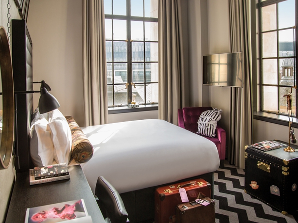 Imagen de la habitación del Hotel Gotham. Foto 7