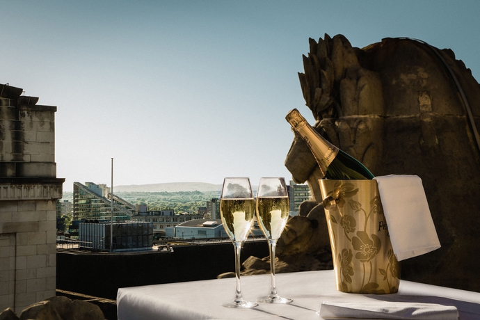 Imagen del bar/restaurante del Hotel Gotham. Foto 2