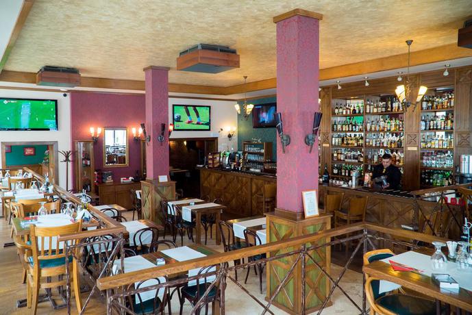 Imagen del bar/restaurante del Hotel Gott. Foto 2