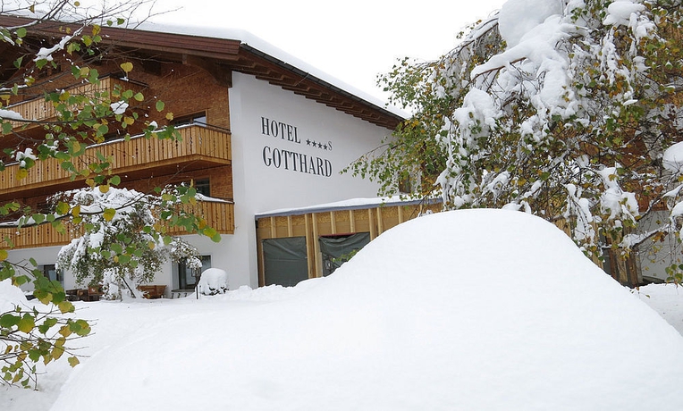 Imagen de los exteriores del Hotel Gotthard. Foto 9