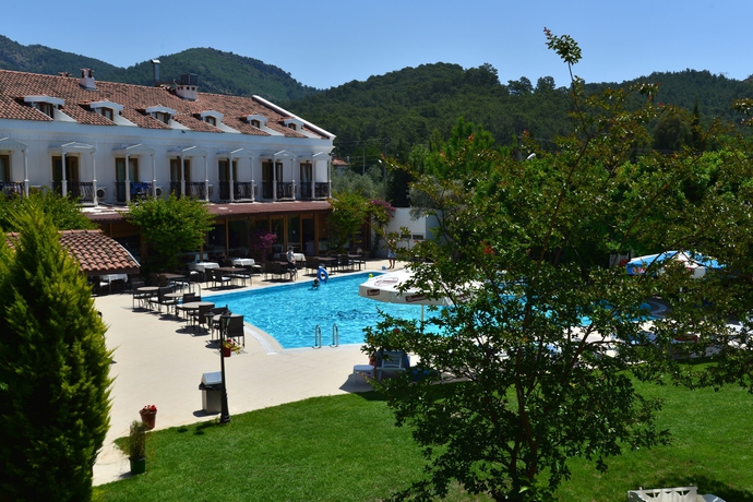 Imagen de la piscina del Hotel Göcek Lykia Resort. Foto 10