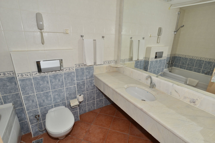 Imagen de la habitación del Hotel Göcek Lykia Resort. Foto 6