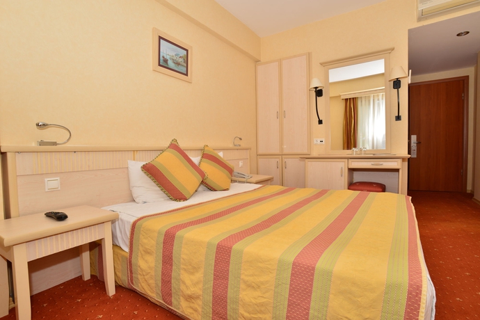 Imagen de la habitación del Hotel Göcek Lykia Resort. Foto 8