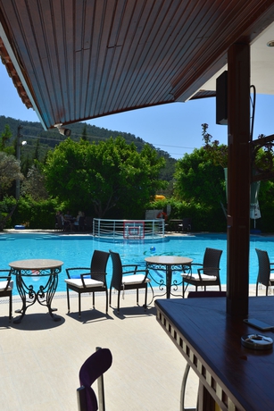 Imagen de la piscina del Hotel Göcek Lykia Resort. Foto 13