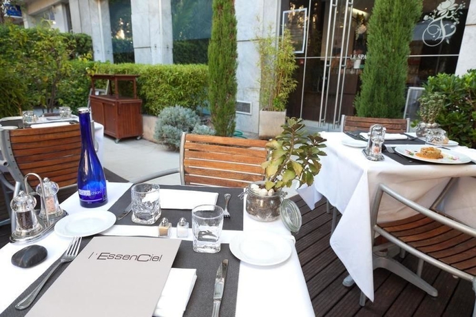 Imagen del bar/restaurante del Hotel Gounod. Foto 2