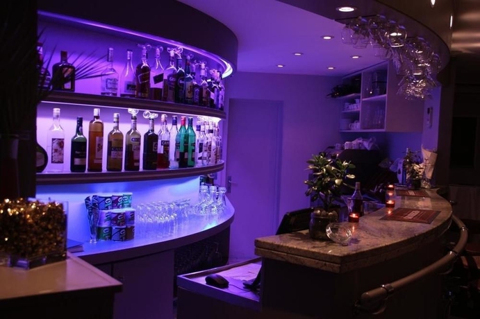 Imagen del bar/restaurante del Hotel Gounod. Foto 3