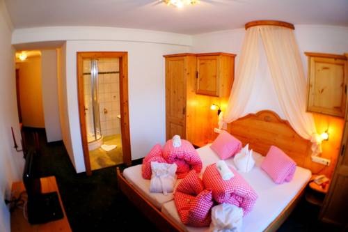 Imagen de la habitación del Hotel Gourmet-hotel Gr&uuml;nwald. Foto 4