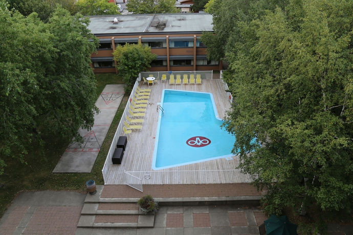 Imagen de la piscina del Hotel Gouverneur Rimouski. Foto 14