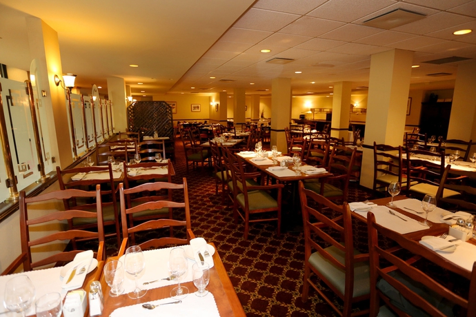 Imagen del bar/restaurante del Hotel Gouverneur Rimouski. Foto 7