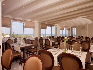 Imagen del bar/restaurante del Hotel Gouves Sea & Mare. Foto 6