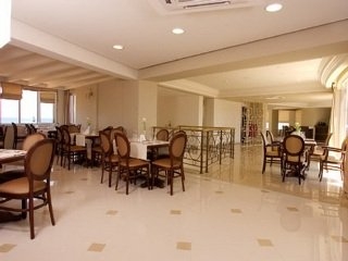 Imagen del bar/restaurante del Hotel Gouves Sea & Mare. Foto 7