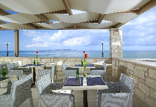 Imagen del bar/restaurante del Hotel Gouves Sea & Mare. Foto 8