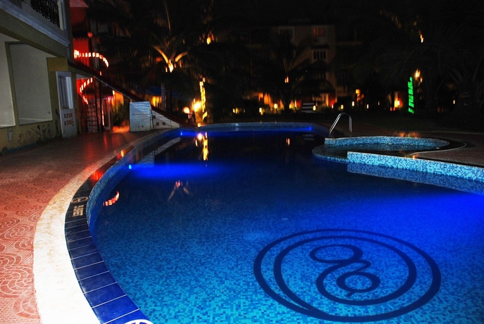 Imagen de la piscina del Hotel Goveia Holiday Resort. Foto 12