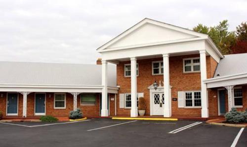 Imagen general del Hotel Governor House Inn Arlington/Falls Church. Foto 1