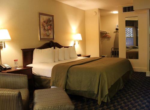 Imagen de la habitación del Hotel Governor House Inn Arlington/Falls Church. Foto 7
