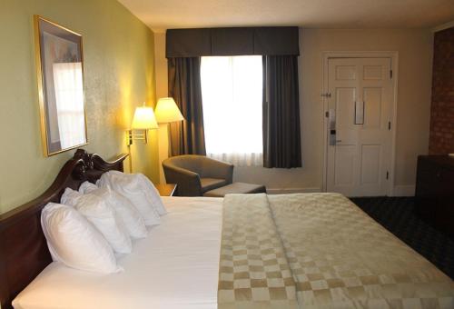Imagen de la habitación del Hotel Governor House Inn Arlington/Falls Church. Foto 9