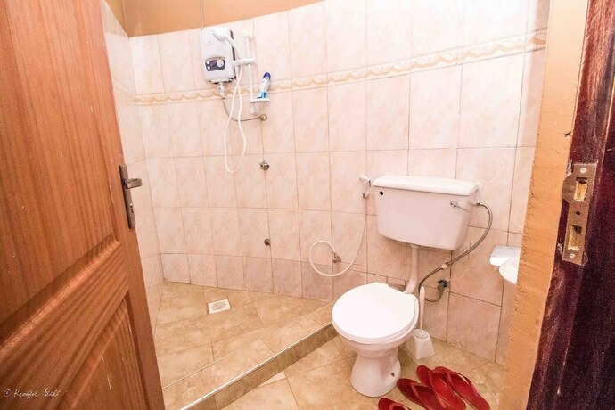 Imagen general del Hotel Governors Club, Entebbe City. Foto 8