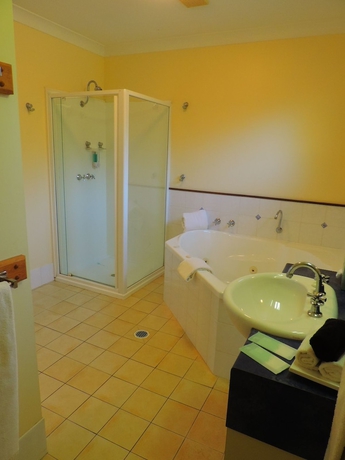 Imagen de la habitación del Hotel Governor's Lodge Resort. Foto 11