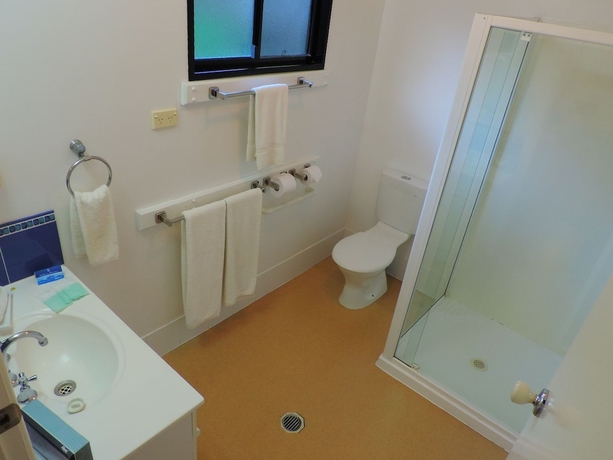 Imagen de la habitación del Hotel Governor's Lodge Resort. Foto 12