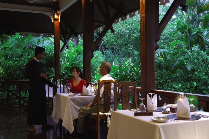 Imagen del bar/restaurante del Hotel Governor's Residence. Foto 5